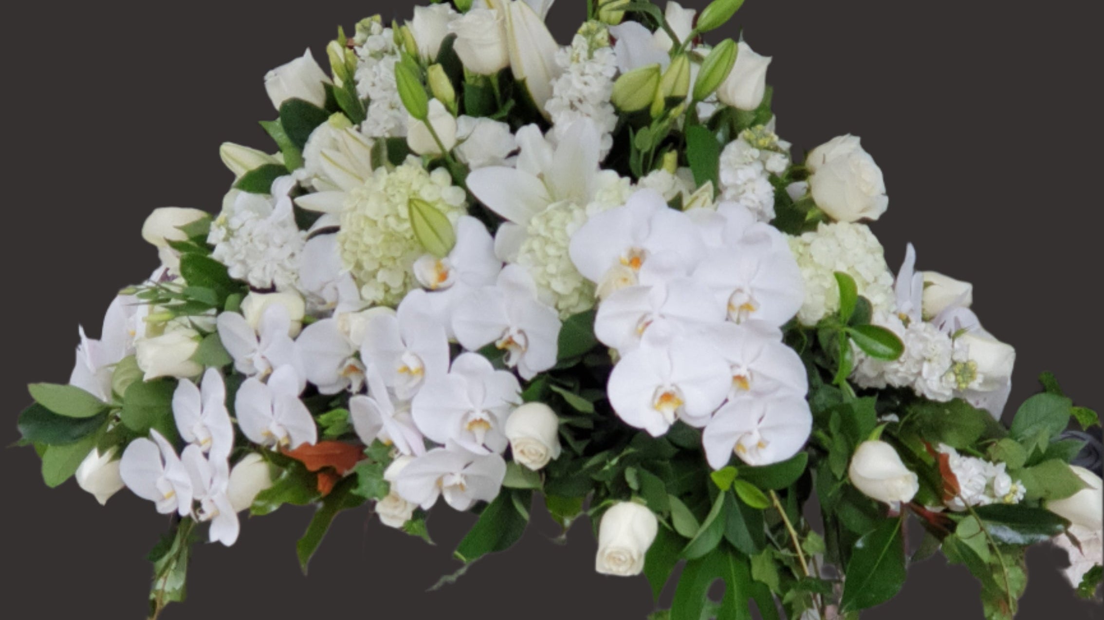 Why Local Support Matters: Choosing a Florist in Rosanna for Funeral Flowers