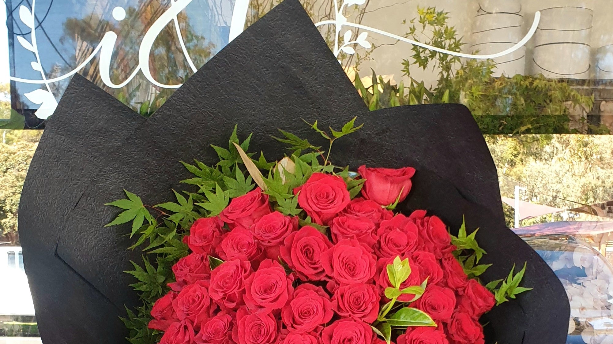 Affordable Flower Delivery in Montmorency – Fresh, Beautiful Blooms at Great Prices